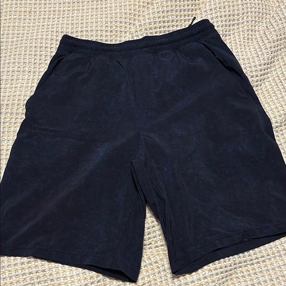Lululemon Men's Blue Athletic Shorts - Picture 1 of 1